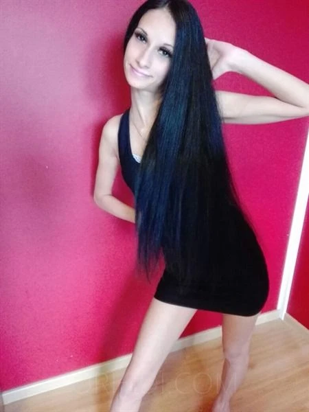VANESSA **GANZ NEU** — 2 / 3
