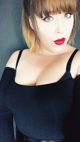 Mistress_Komakino — 4 / 14