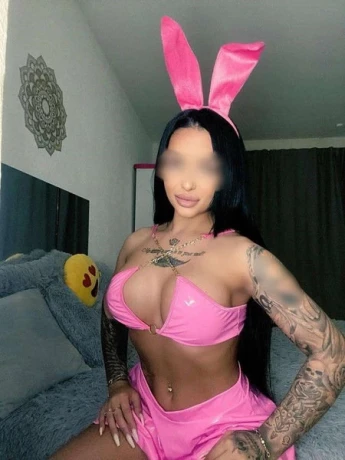 Hot Selina — 9 / 12