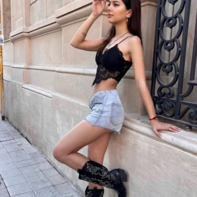 Suzanne, Escort, Paris