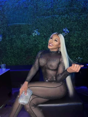 Sonya dominatriz — 1 / 12