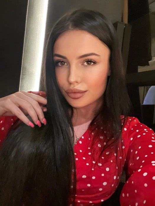 Polina — 4 / 9