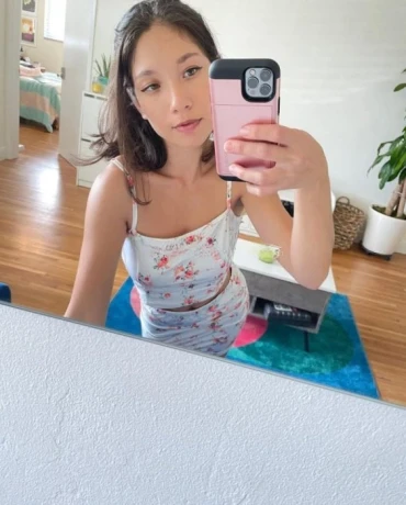 Amelia — 2 / 4