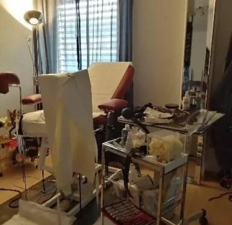 Frau Doktor — 2 / 3