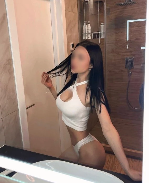 Bella, Escort, Prague