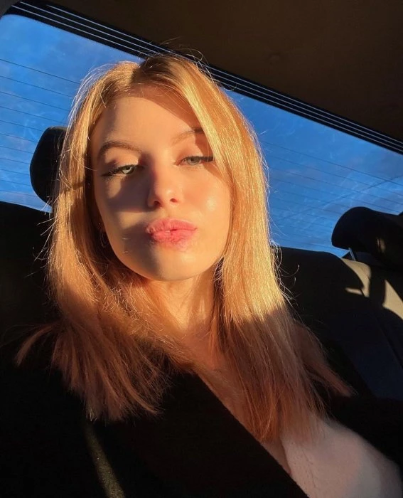 Arina, Escort, Lyon