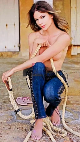 Carlotta Del Valle — 5 / 6