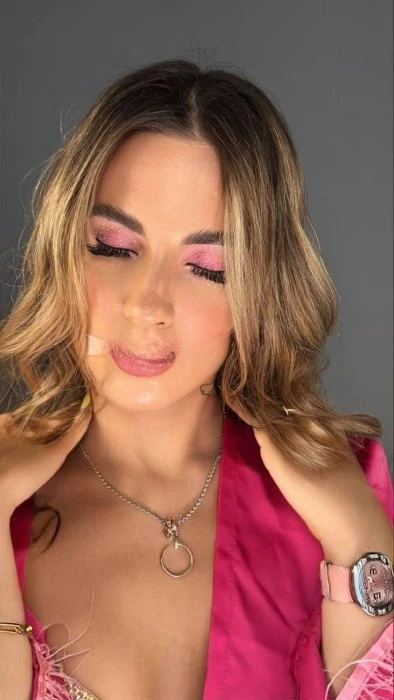 Elina — 4 / 6
