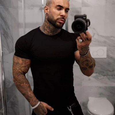 Clark, Escort, Vienna