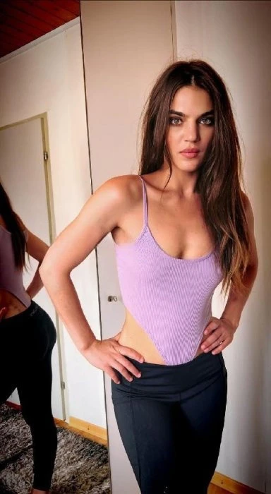 Claudia — 5 / 6
