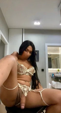 Aghata Veras — 6 / 10