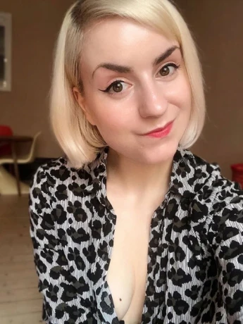 Sasha Carter — 4 / 6