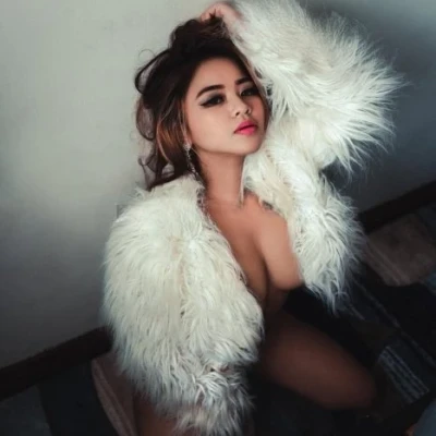 Zeevana, Escort, Singapore