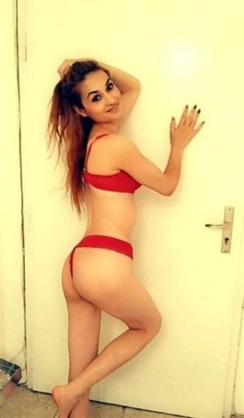 Cassandra, Escort, Essen
