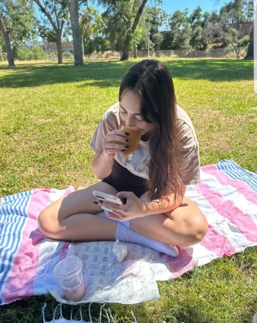 Josiane — 3 / 4
