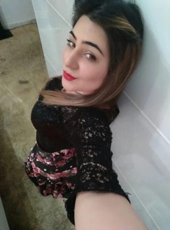 Model Amaya — 2 / 4