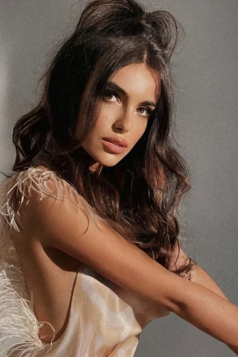 Martina — 3 / 4