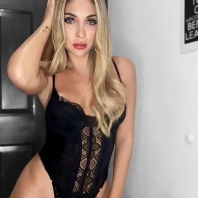 Destiny, Escort, Cancún