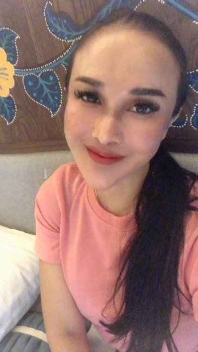 Pinky — 6 / 8