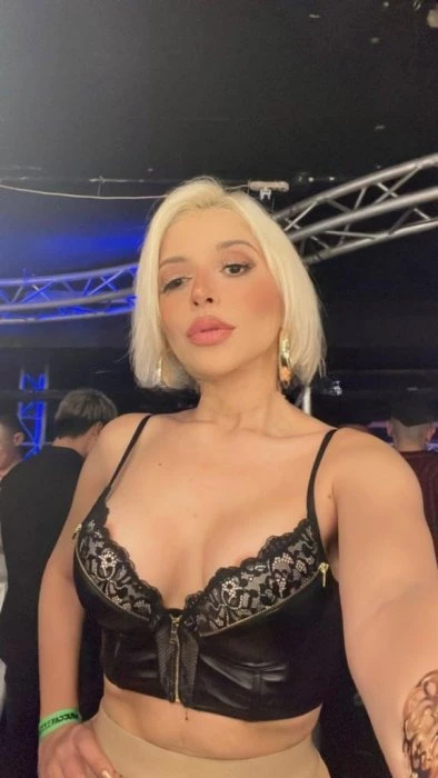 Kamilla — 2 / 5