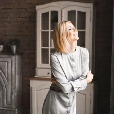 Megan, Escort, Schiphol