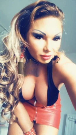 Britanie Doll — 2 / 12