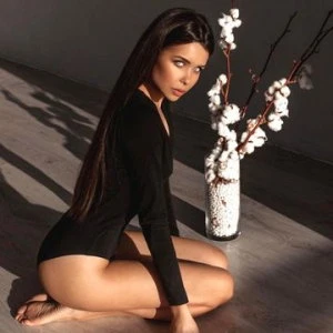 Adara, Escort, Luton