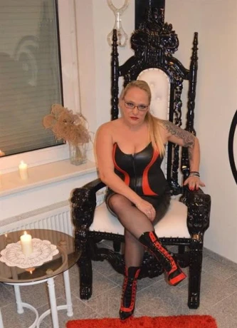 LADY SISI — 2 / 3
