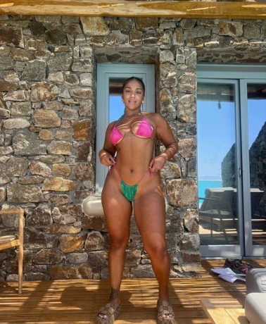 Veronica Ganz Neu Bei Xuxu Latinas Deluxe — 1 / 3