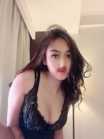 Tiara Dewy — 2 / 3