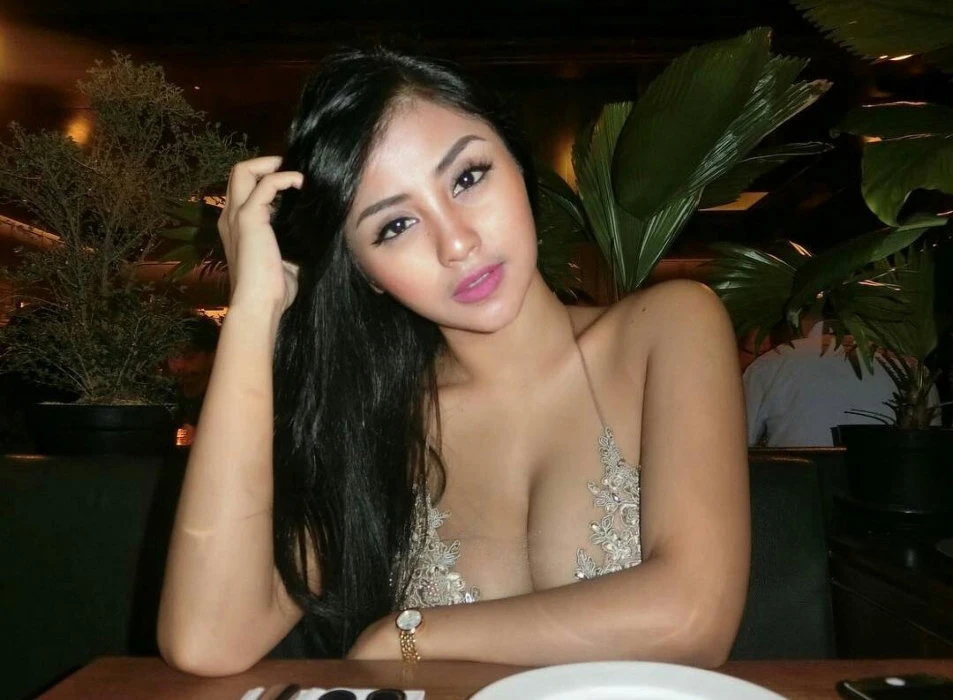 Vivian, Escort, Singapore