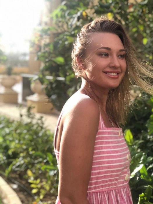 Anabella — 4 / 9