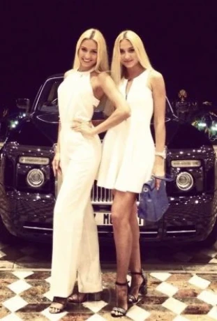 Lux Twins — 6 / 10