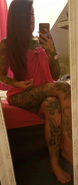 Deutsches Tattoo Model Lilli — 6 / 11