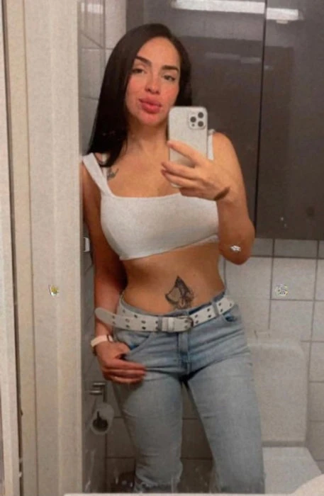 Linda — 3 / 9
