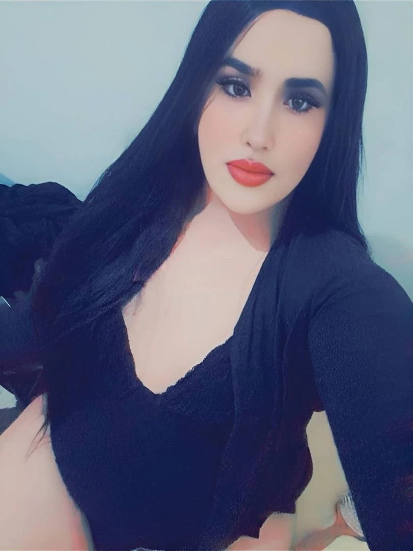 Sarra, Escort, Tunis