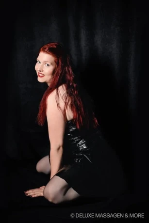 Amelie Bei Deluxe Massage More — 3 / 8