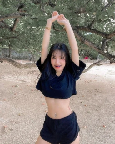 Amanda Britney — 1 / 3