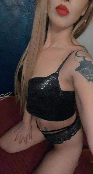 Selena143 — 2 / 7