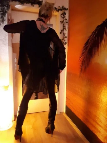 Swea Schlanke Grosse Lady — 10 / 13