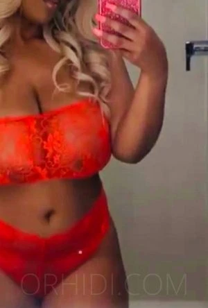 Busty Lizzy, Escort, Istanbul