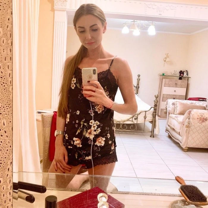 Alina — 8 / 9