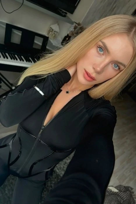 Mira — 7 / 8