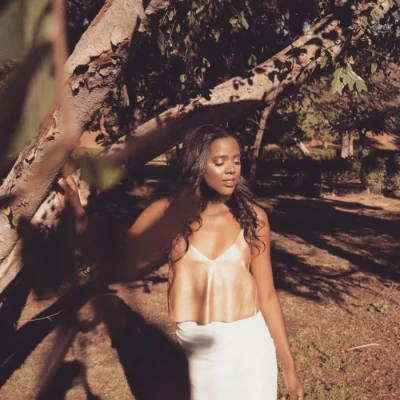 Viola, Escort, Monaco