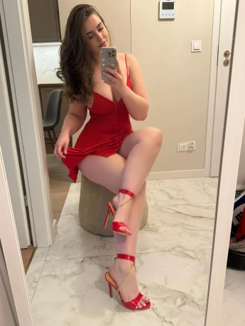 Clara maddy — 3 / 4