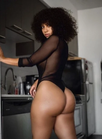 Vip Escort Belinda — 1 / 3