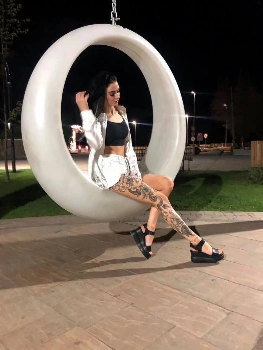 Alina — 5 / 6