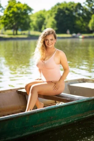 Diana Hubsche Tschechin Vollbusig Alles Natur — 1 / 5