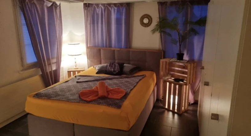 Gallen Komplett Eingerichtet Domina Wg Bewilligte Erotik Wg S Zu Fairen Preisen — 2 / 5