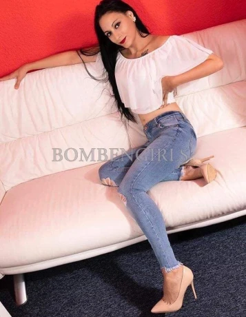 Kendy Tabulos Huebsche Sexbombe Mit Super Studio Escort Preisen — 1 / 5